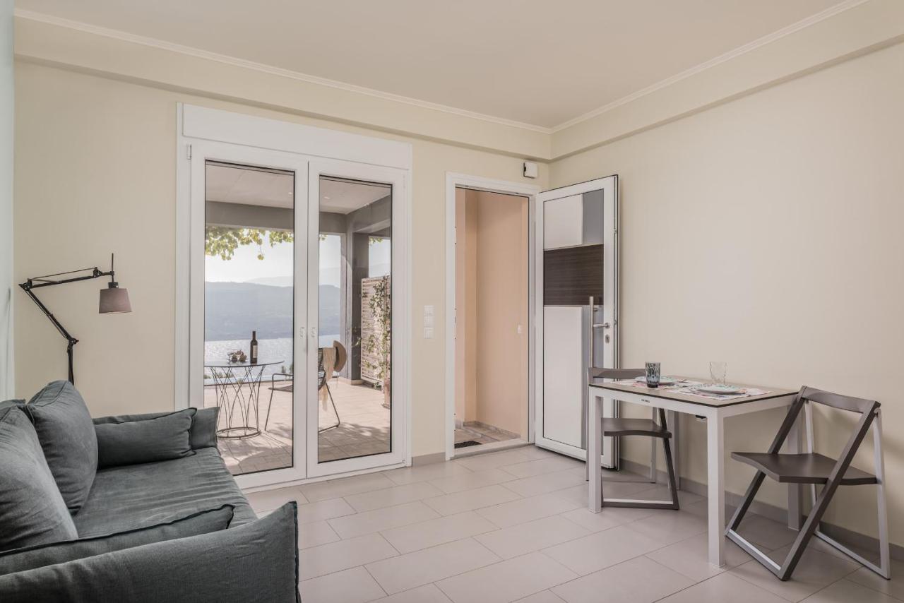 Appartamento Heaven'S Door Samos Town Esterno foto