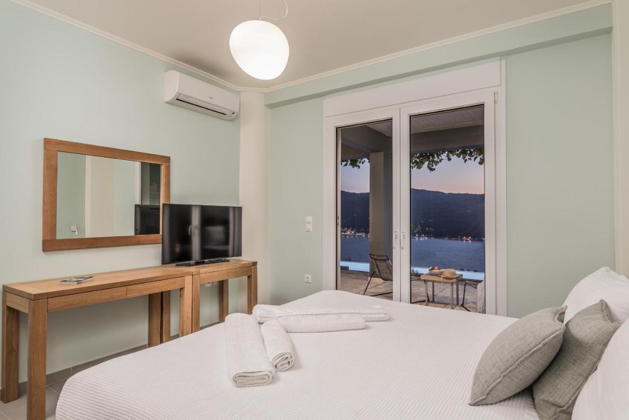Appartamento Heaven'S Door Samos Town Esterno foto